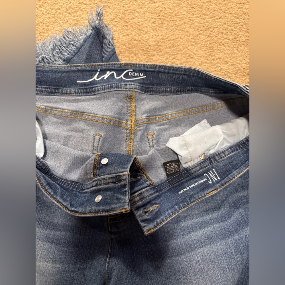 Jeans - Picture 2 of 3